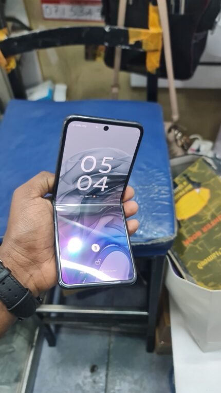 Motorola Razr 2024 Slightly Used