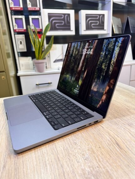 Apple MacBook Pro M2 2023 14 inch 16gb Ram 1Tb SSD